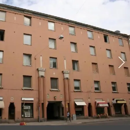 Valoisa Ja Rauhallinen Keskusta Kaksio 70 M2 アパート *