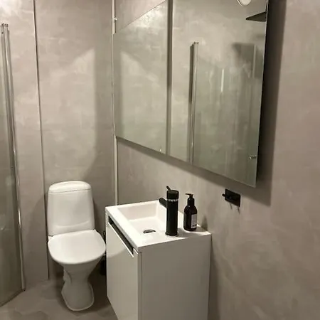 アパート Valoisa Ja Rauhallinen Keskusta Kaksio 70 M2